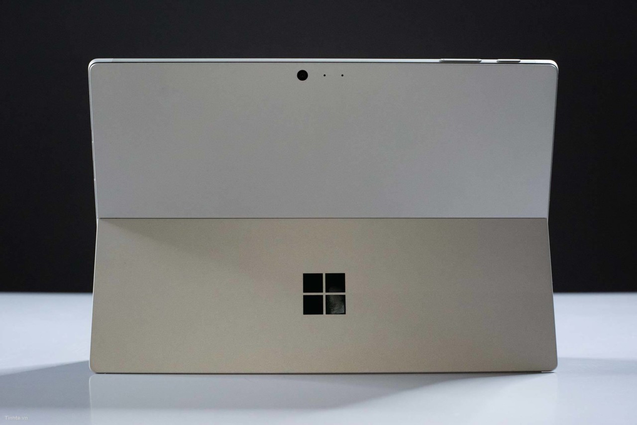 Microsoft Surface प्रो 6 लीक्स 